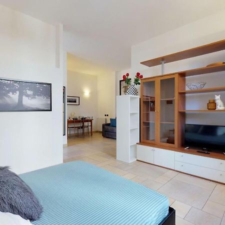 Apartment With Private Garden Near San Siro Stadium Milano Esterno foto